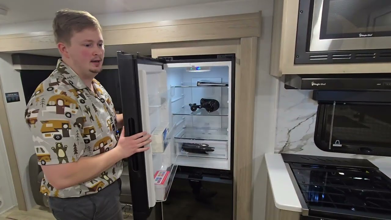 (2026 Indoor RV Show) Flagstaff Super-lite 26SFK