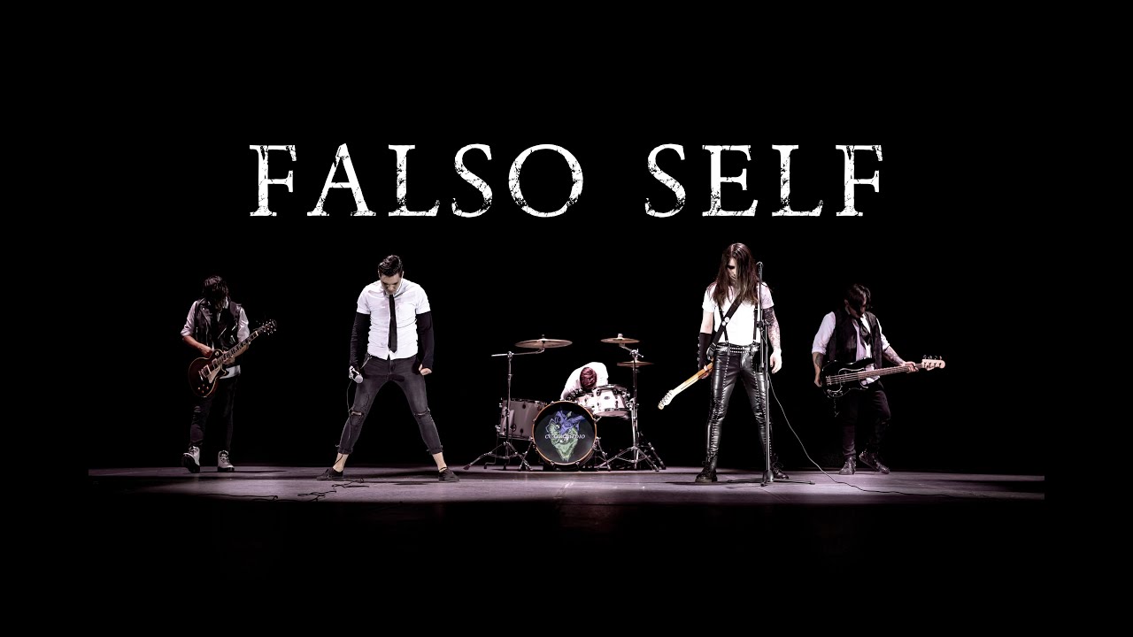Cuatro y Medio - Falso Self (Video Oficial)