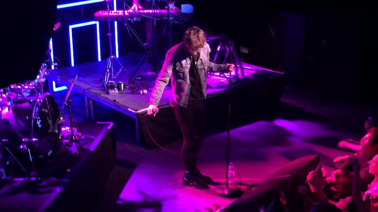 Bite Live Troye Sivan