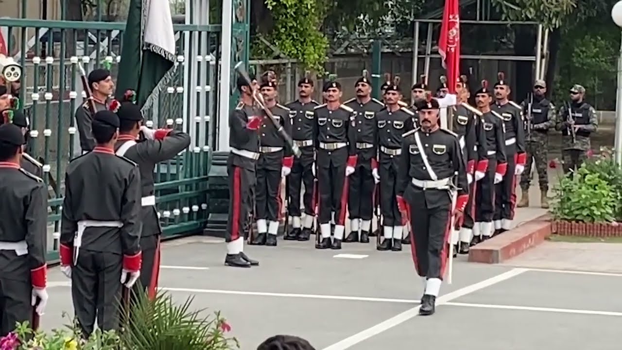 滑稽可笑的印巴边境降旗仪式（2） Wagah-Attari Border Ceremony