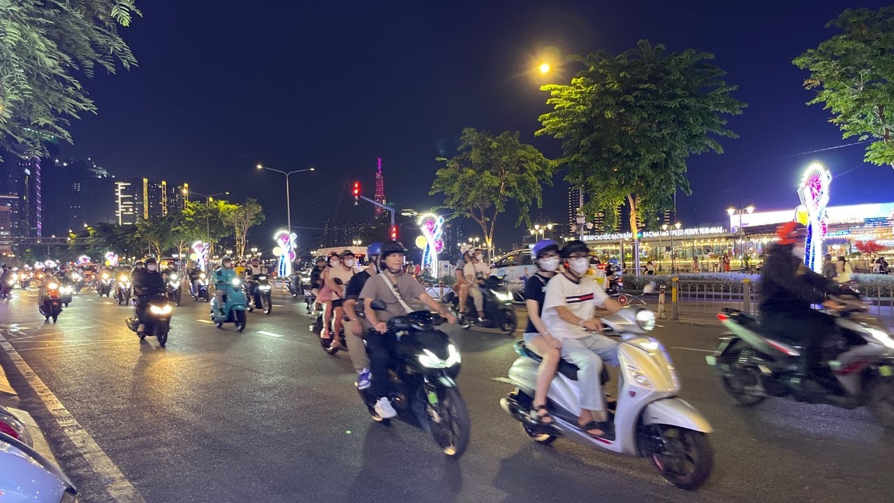 Vietnam LIVE Exploring Ho Chi Minh City (Saigon) Thursday Night (March 21, 2024)