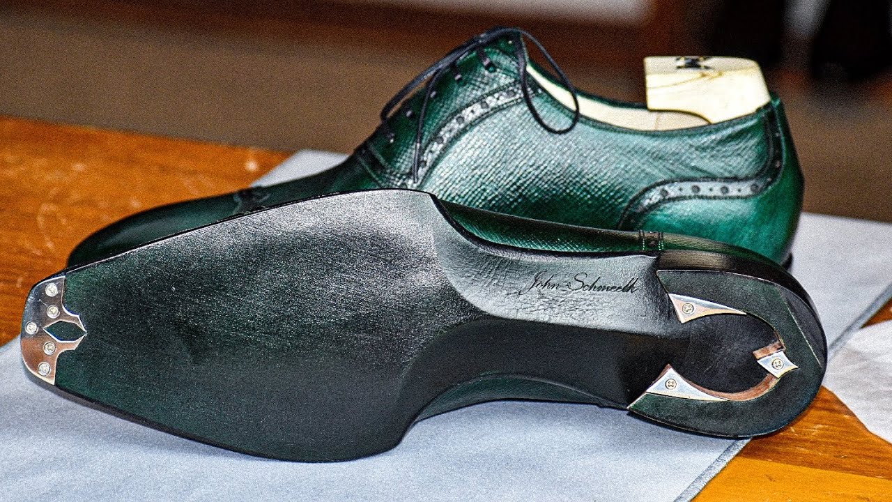 Unboxing: Maestro bespoke Adelaide&rsquo;s in hatch grain