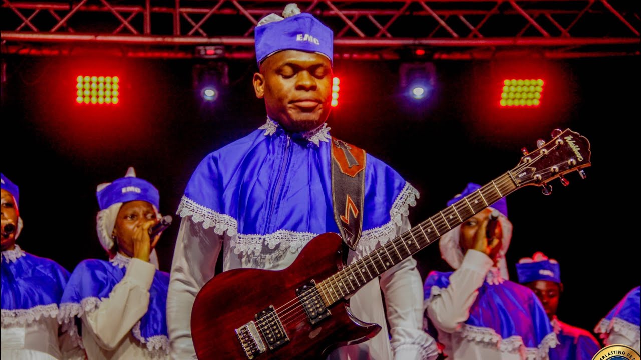 See how I led the praise and worship on Sunday 🔥