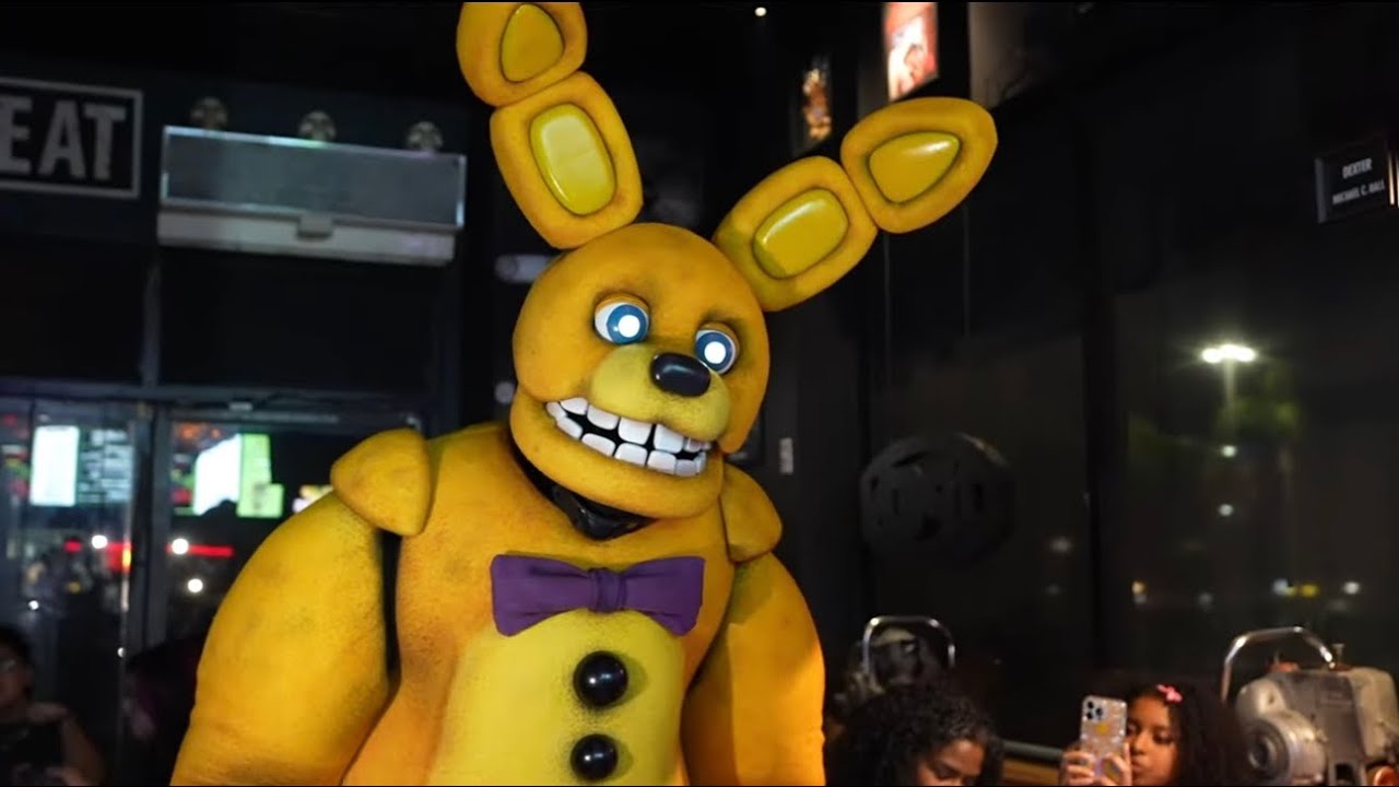Horror Pizza Shop with Five Nights at Freddy’s special event! 