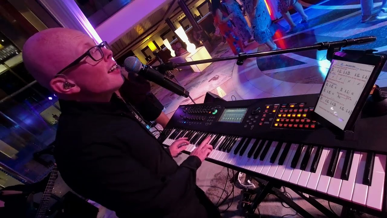 🎹 Donna Summer - Bad Girls (Keyboard Cam)