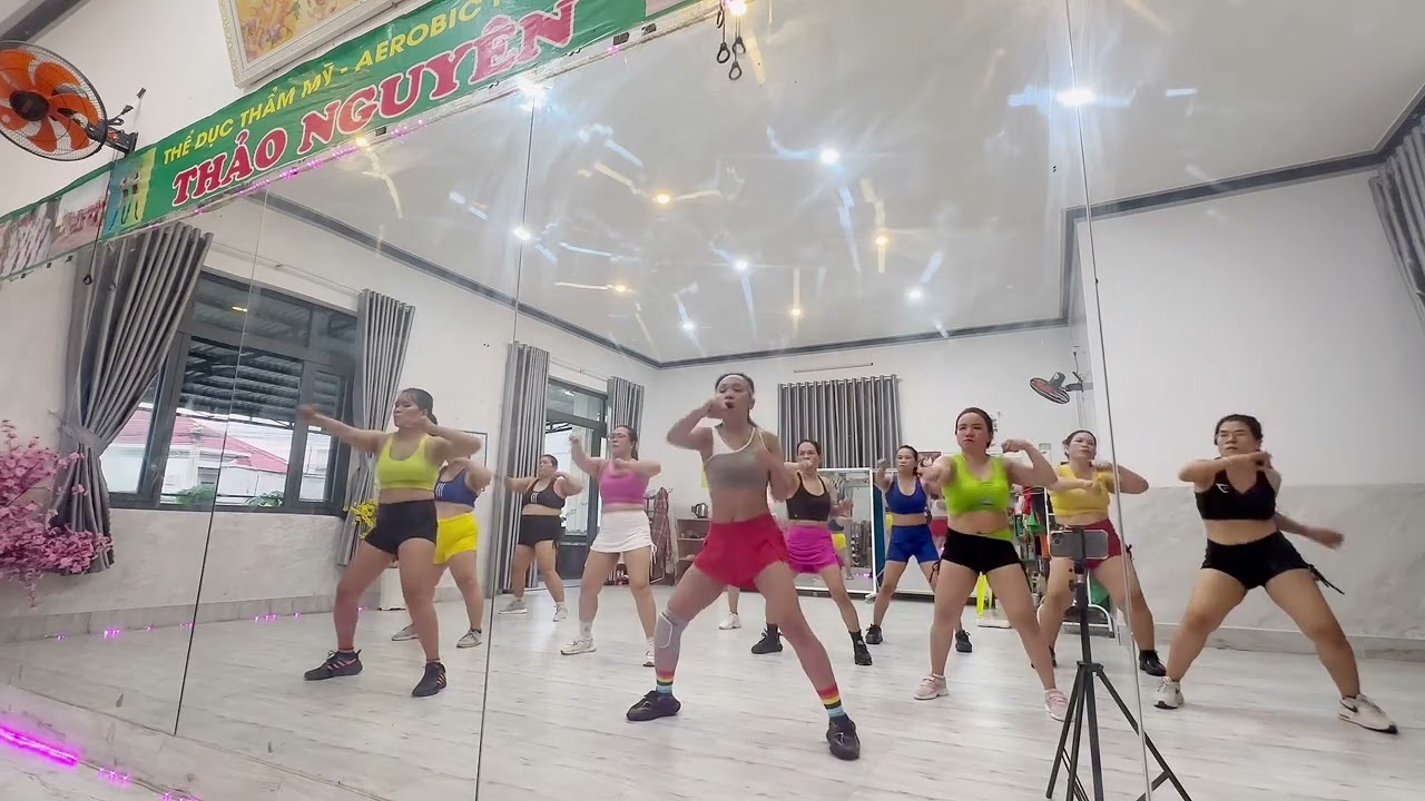Di chuyển + giựt bụng+ siết cơ/ bộ 3 giảm mỡ/ Thảo Nguyên Aerobic 