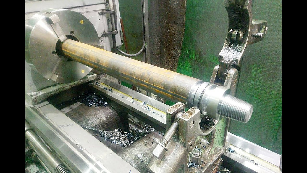 Штанга ударная. machining a part on a lathe