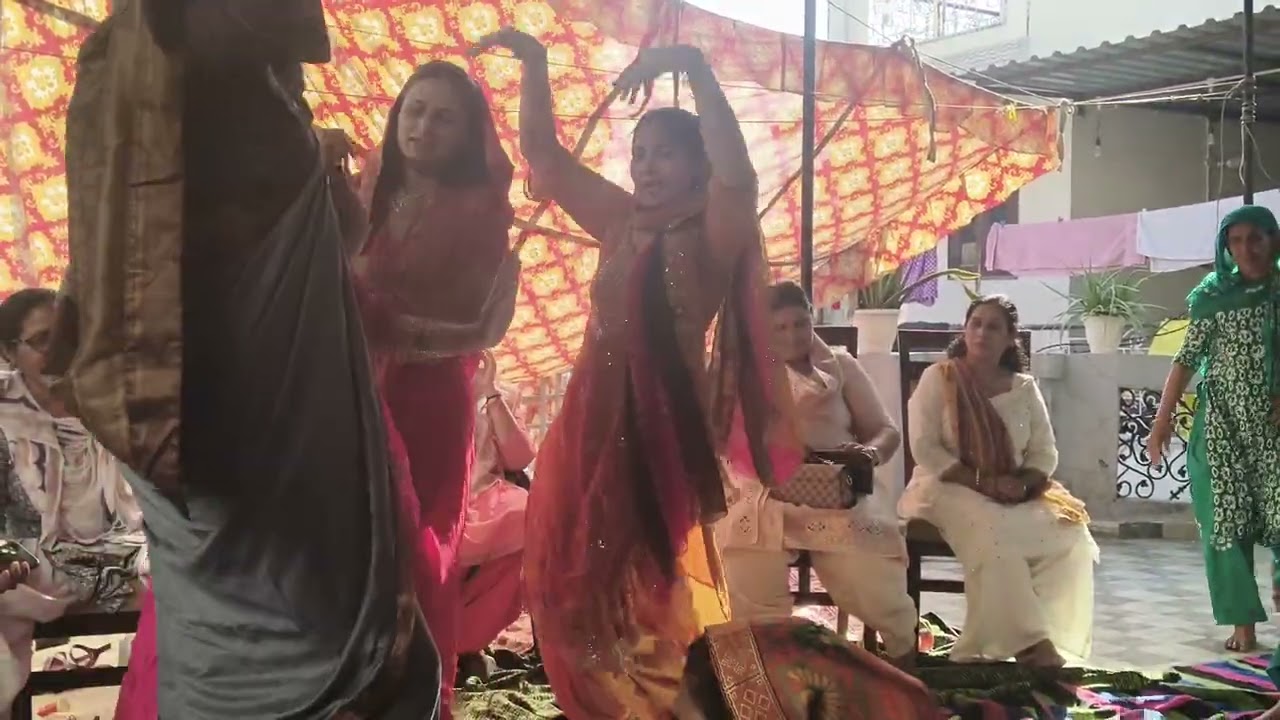 आज बिरज में हरी❤️ मेरे रसिया ❤️ बहुत सुंदर डांस 🥁8744926880