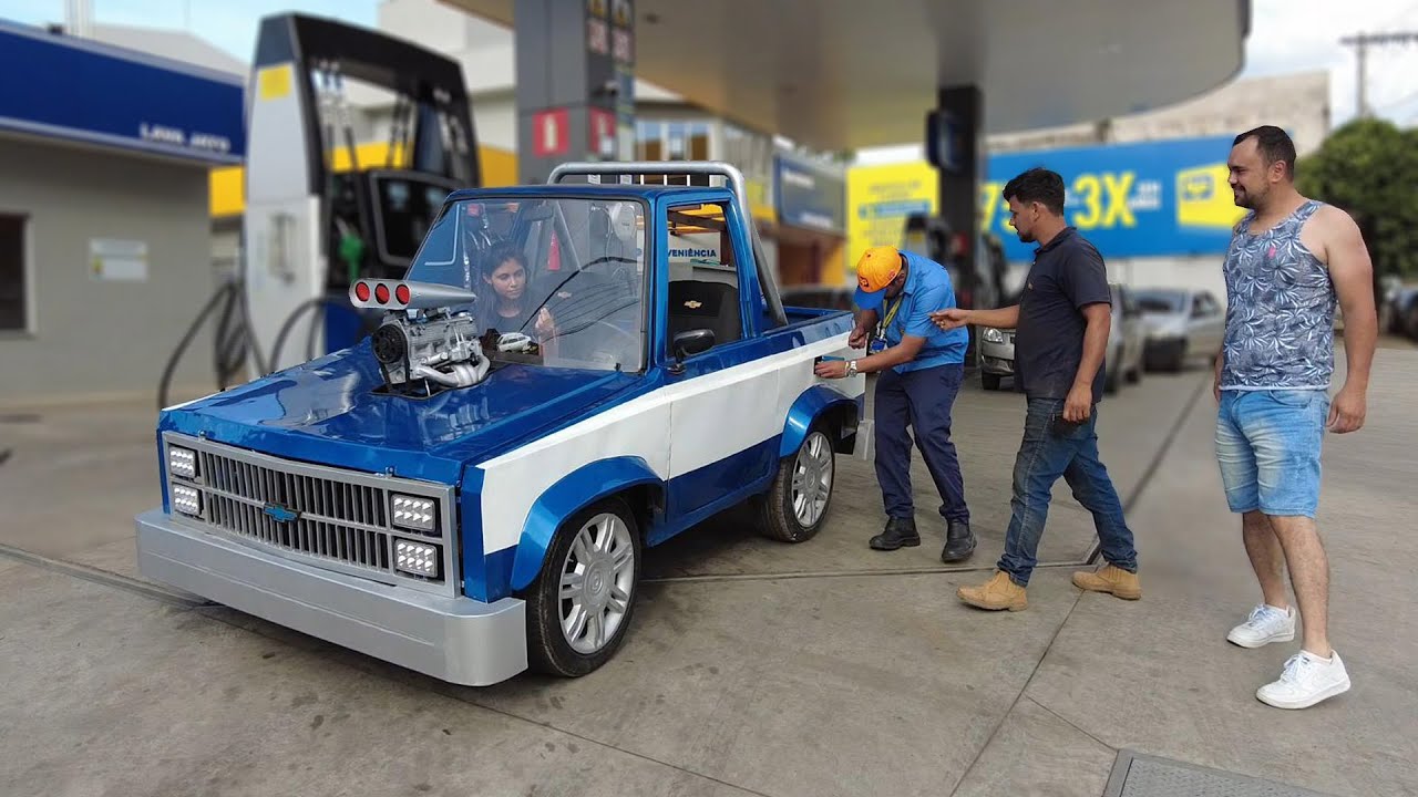 Hot Wheels grande CAUSOU na RUA! Andei na cidade e reações das pessoas