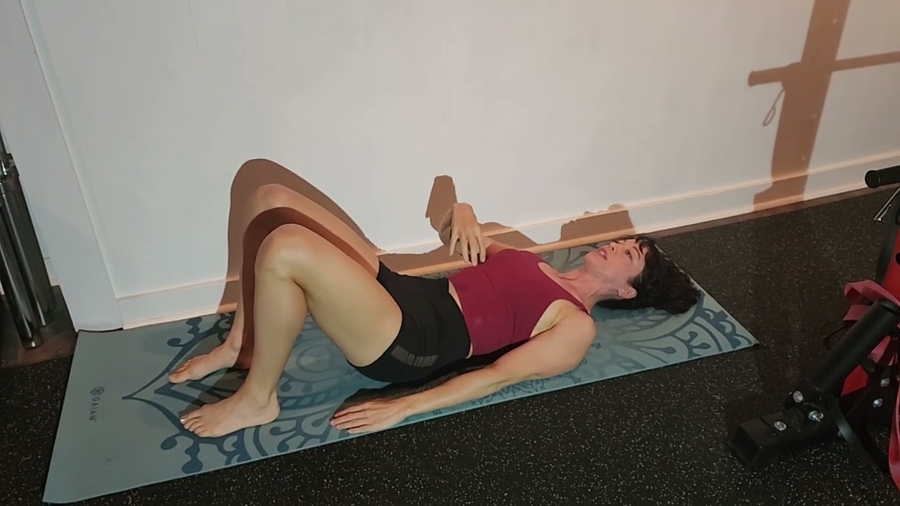 Core stability -modified deadbugs #breastcancerrecovery #backstability 