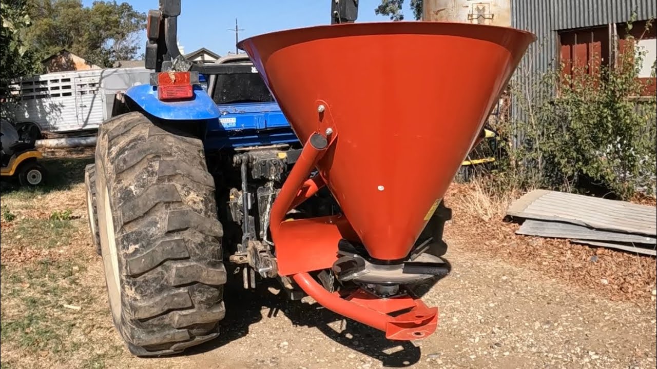 Я купил трёхточечный разбрасыватель удобрений Tractor Supply! Преимущества, недостатки и что я с ...