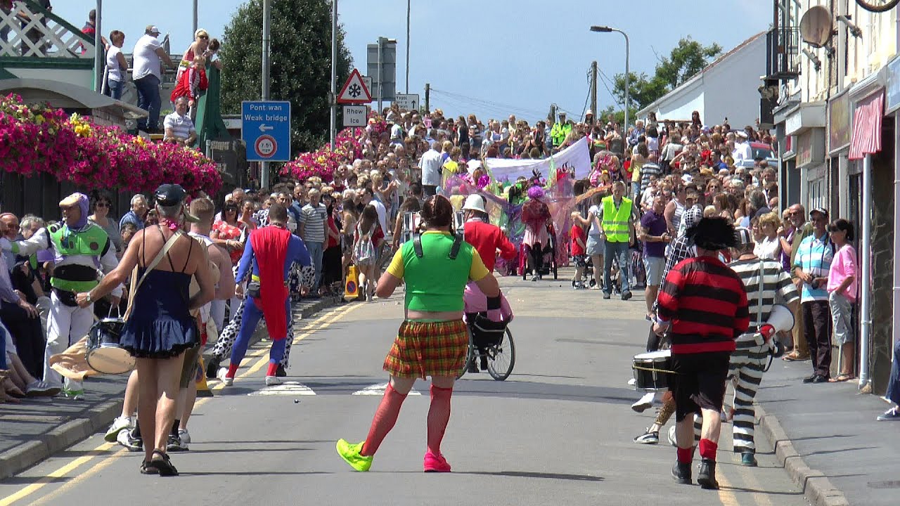 Pembrey & Burry Port Carnival 2014 (Part 2) The Procession.