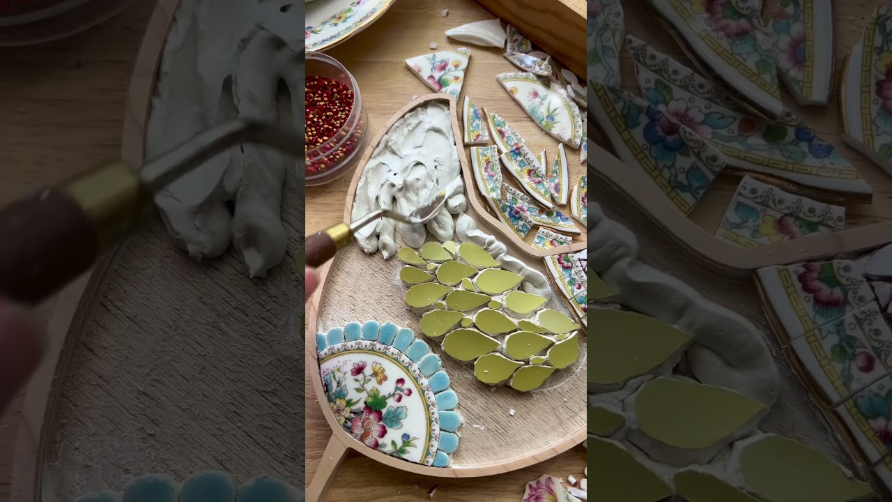 Od początku do końca! Mozaikowy kurczak z porcelaną, kryształkami, płytkami i szkłem.