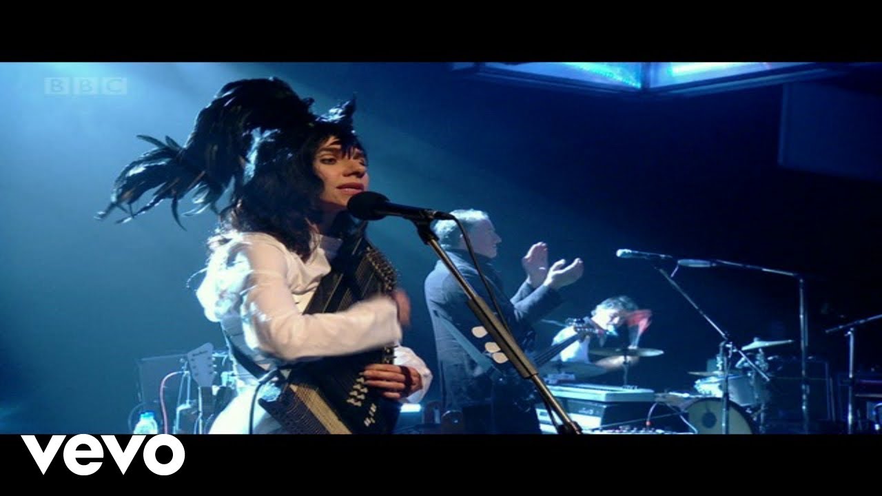 PJ Harvey - The Words That Maketh Murder