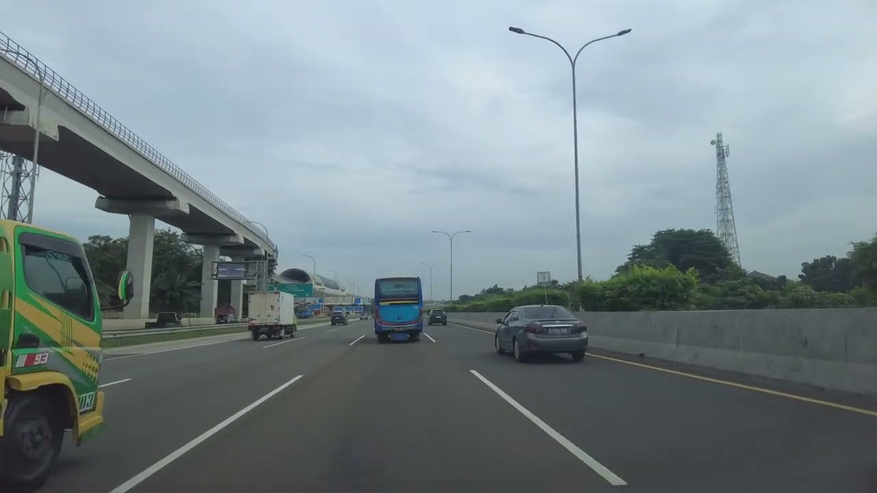 Driving from Nagrak Bogor to Central Jakarta via Transyogi - Cimanggis Cibitung - Jagorawi
