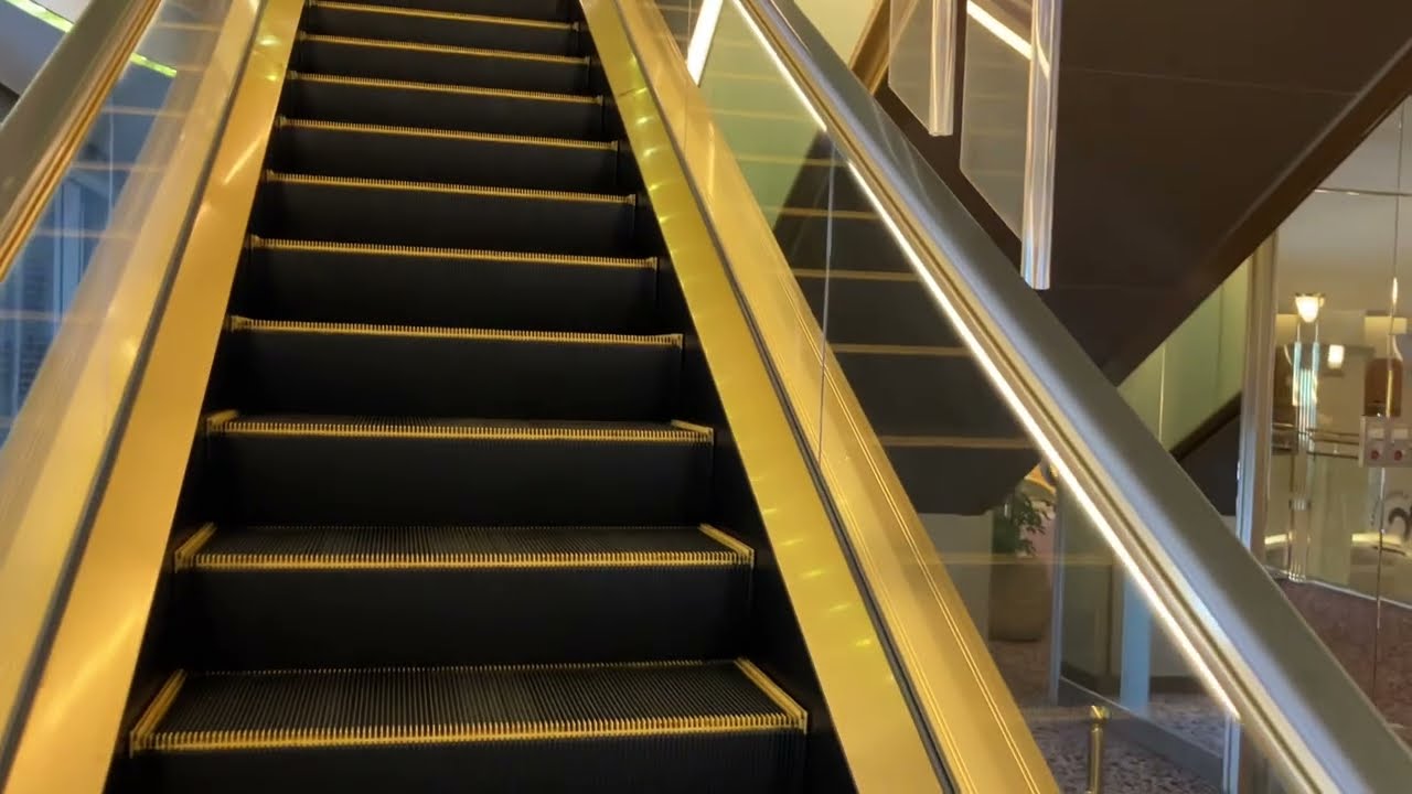 【日立】1X エスカレーター　ホテルグランヴィア岡山 1X escalator Hotel Granvia Okayama Japan