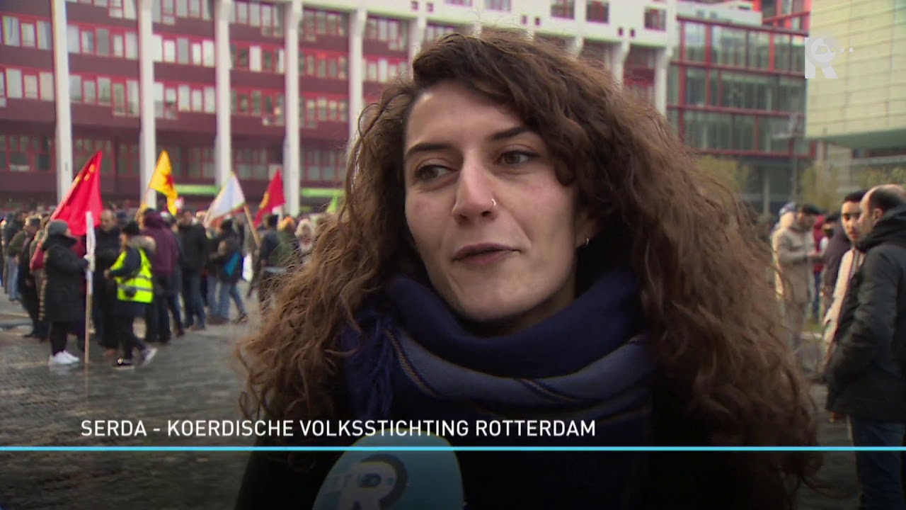 Koerden demonstreren in Rotterdam tegen Turkse inval