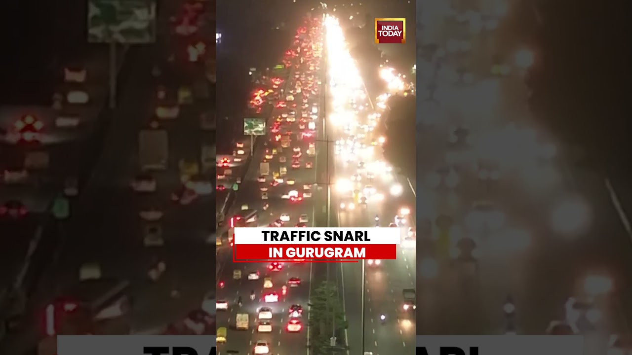 Heavy Rain Triggers Massive Traffic Snarl In Gurugram | Roads Flooded, Vehicles Stuck #gurugram
