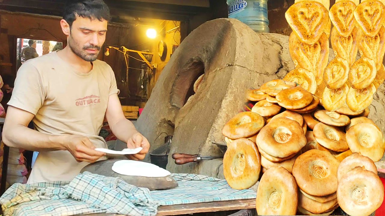 Traditional Afghan Naan Bread Making in Pakistan | Street Food | Wahjoc Food