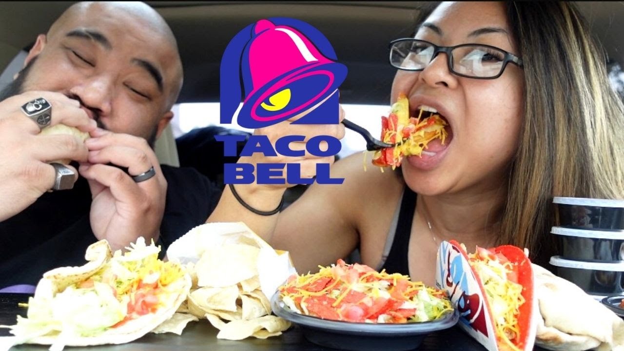 Trying NEW Taco Bell Items !! (Loaded Taco Fries, Flatbread Tacos, Nacho Fry Burrito, & more!)