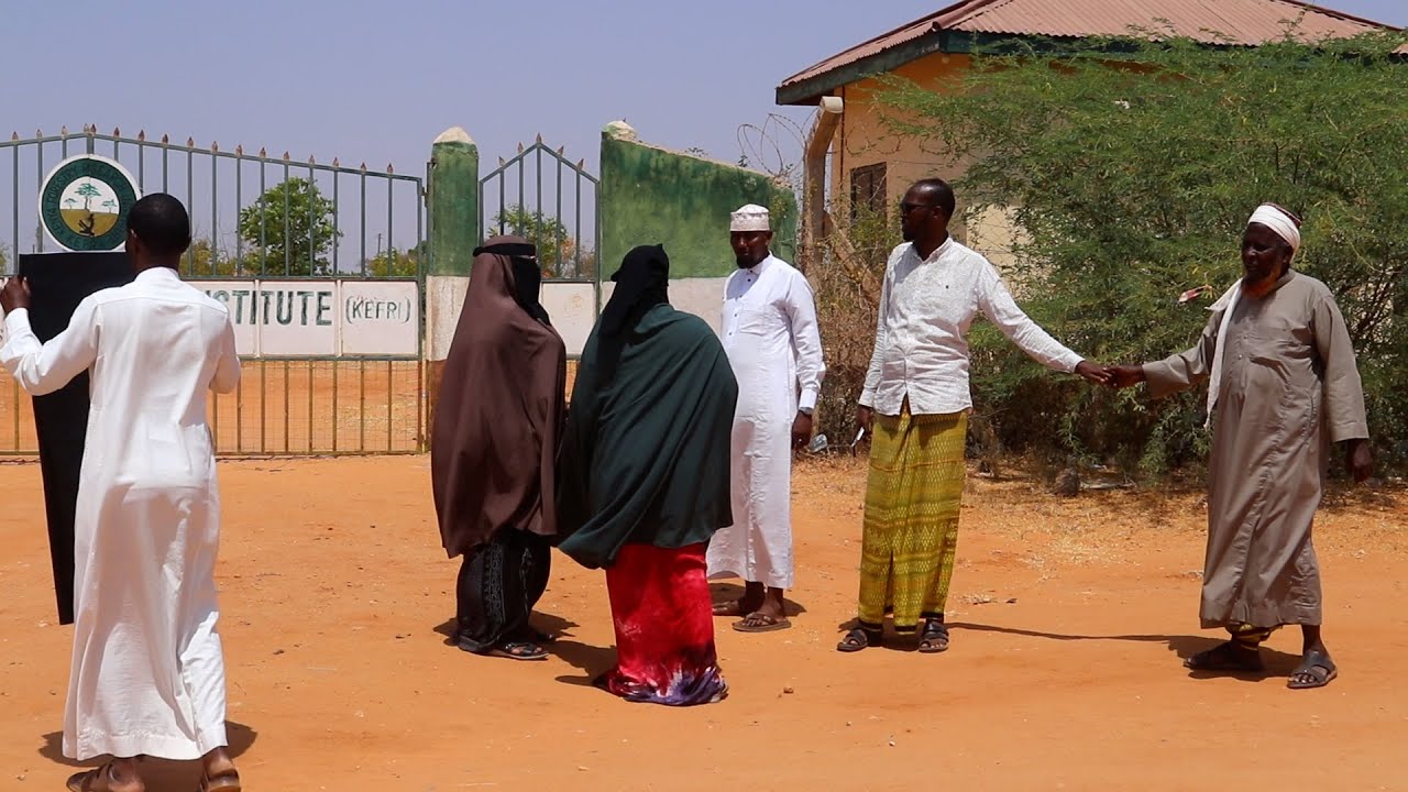 Nadiifow Ragi Iyo Dumarki Wey Isku Tagi La’yihiin Cabashada Biya La’aanta Garissa Oo Xal Loo Layahay