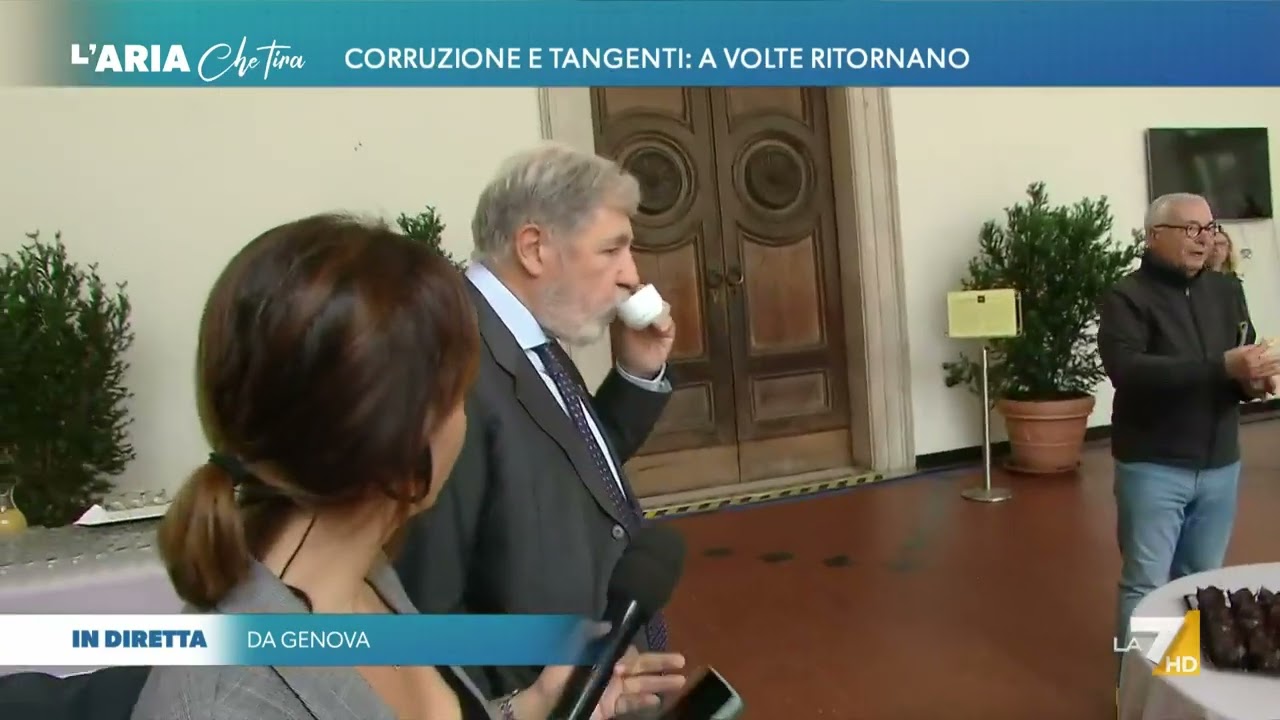 Caso Toti, il sindaco di Genova Marco Bucci 'disturbato' al buffet dall'inviata Ciotti: 