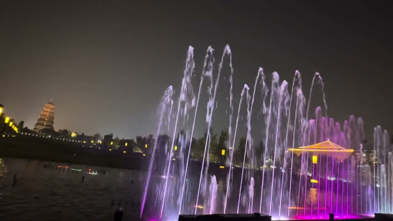 大雁塔音乐喷泉广场. 西安 14102024