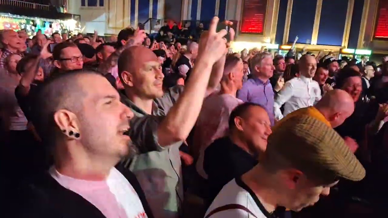 Bad Manners - Can't Take My Eyes Off You @Berlin Rumble 2025, Huxley Berlin