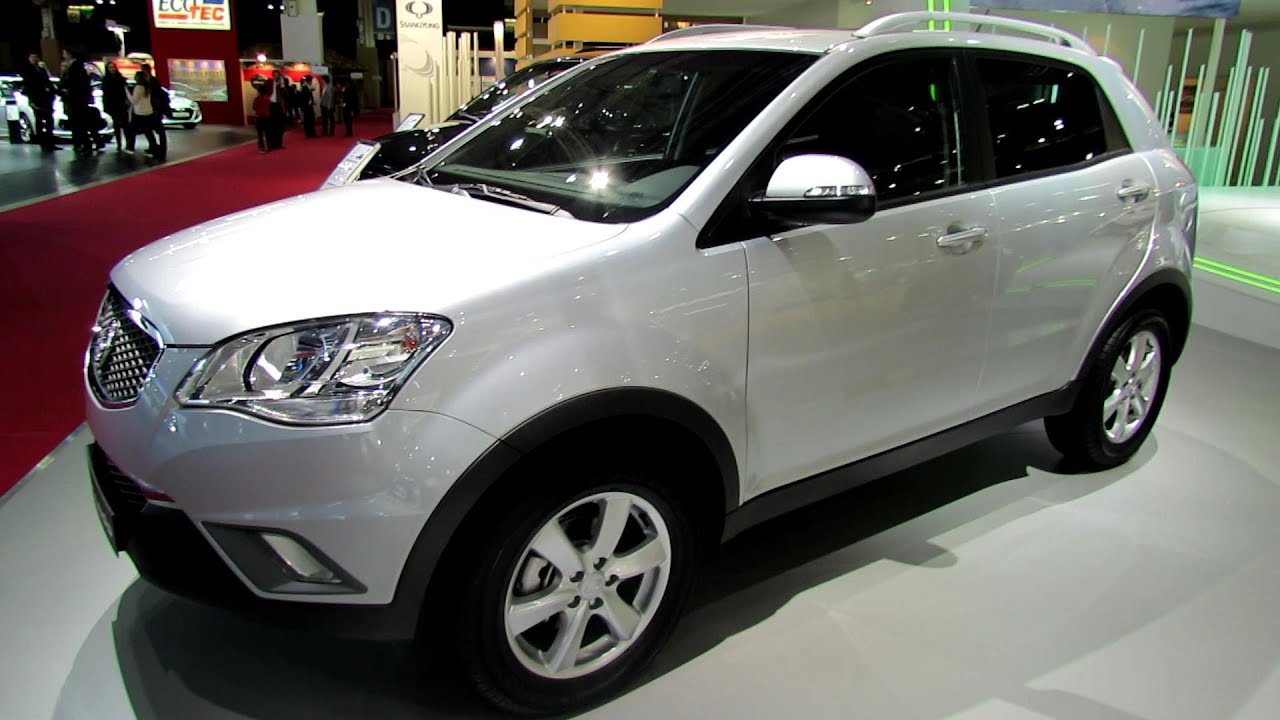 2013 Ssang Yong Korando - Exterior and Interior Walkaround - 2012 Paris Auto Show