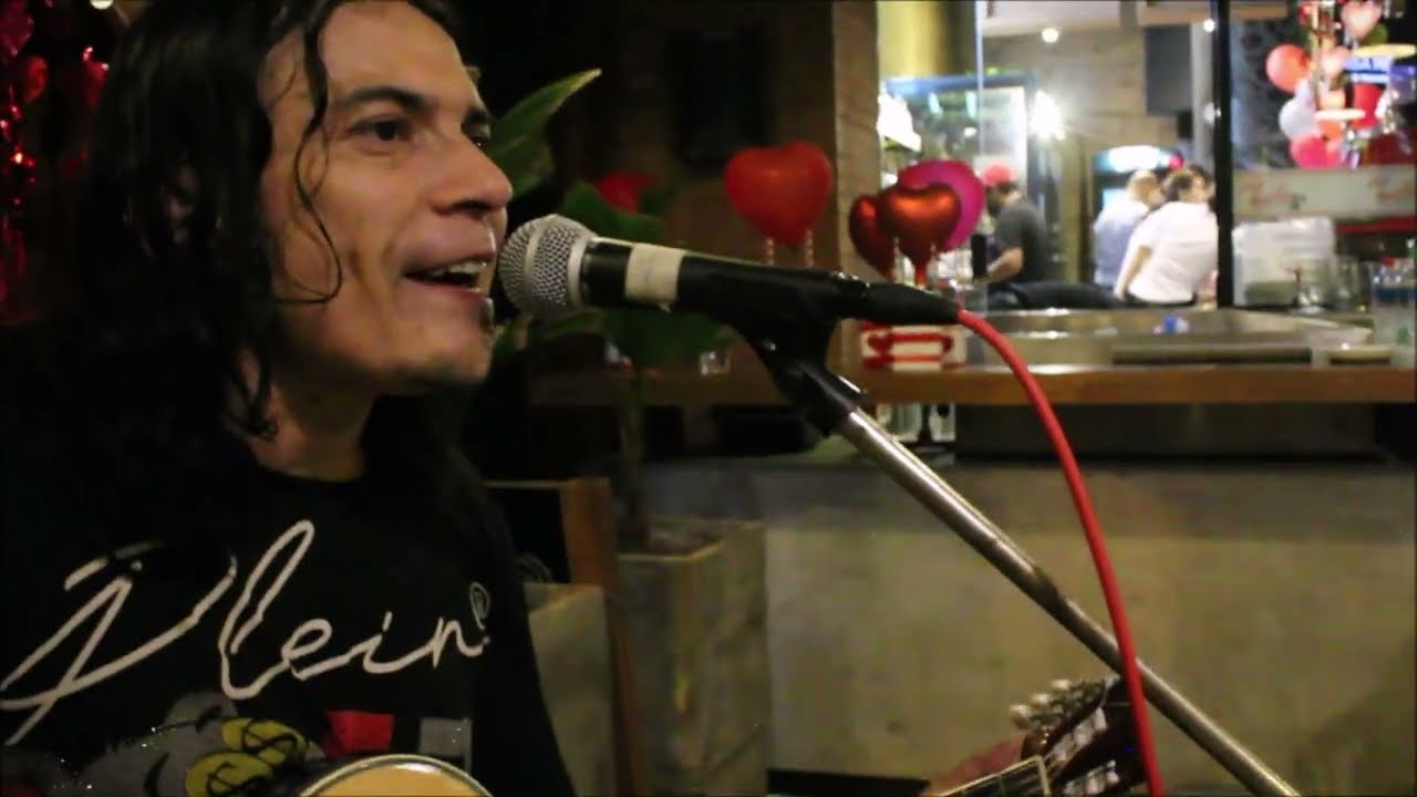 Cae la Lluvia - Raices Live