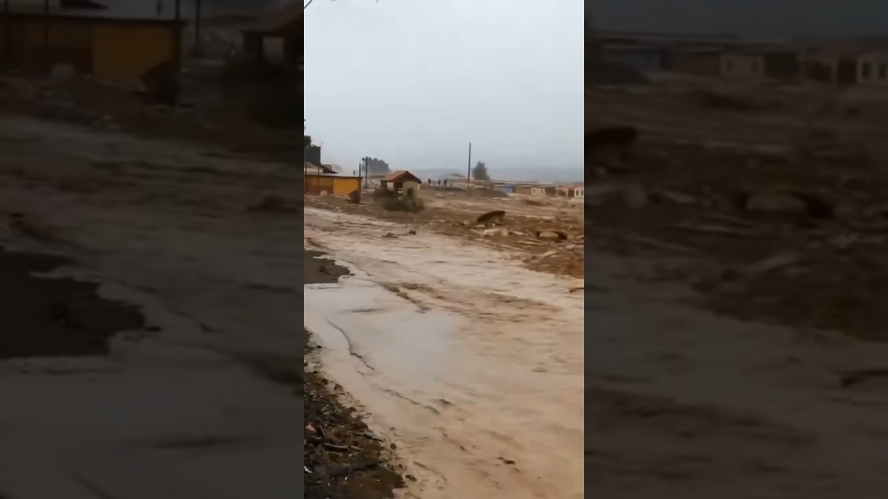 🌊😱 Nature&rsquo;s Fury: Massive Flood Caught on Camera!#flood#rainstorm#shorts