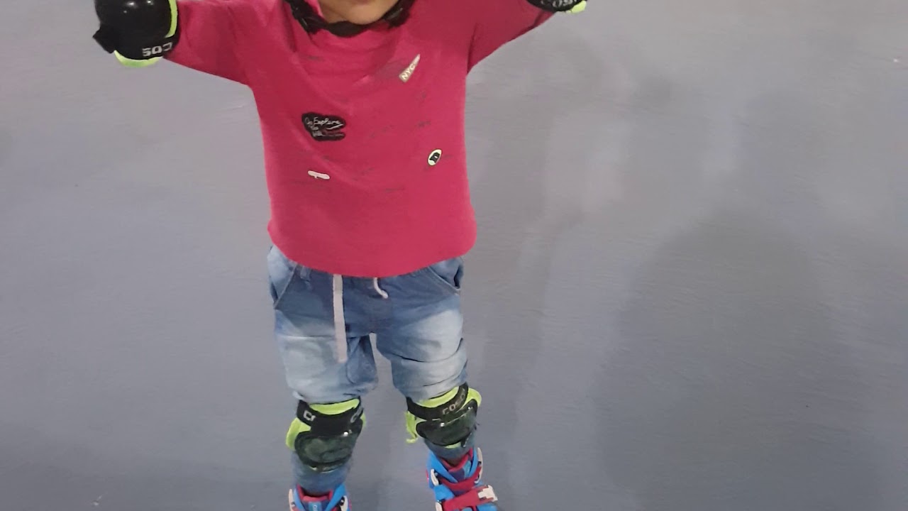 How to fall on inline skates...  #rollerblades #inlineskates #youngskaters