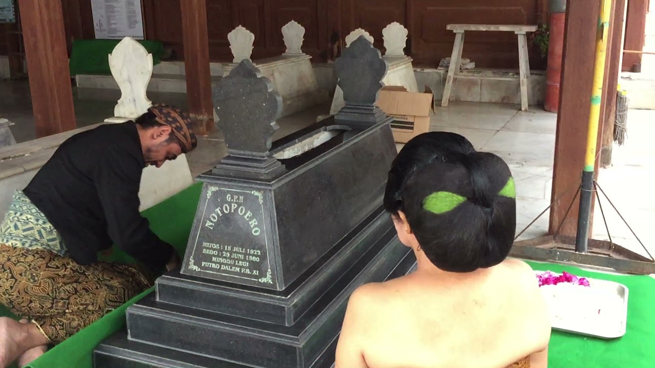 NYEKAR MAKAM RAJA RAJA SOLO MATARAM DI IMOGIRI