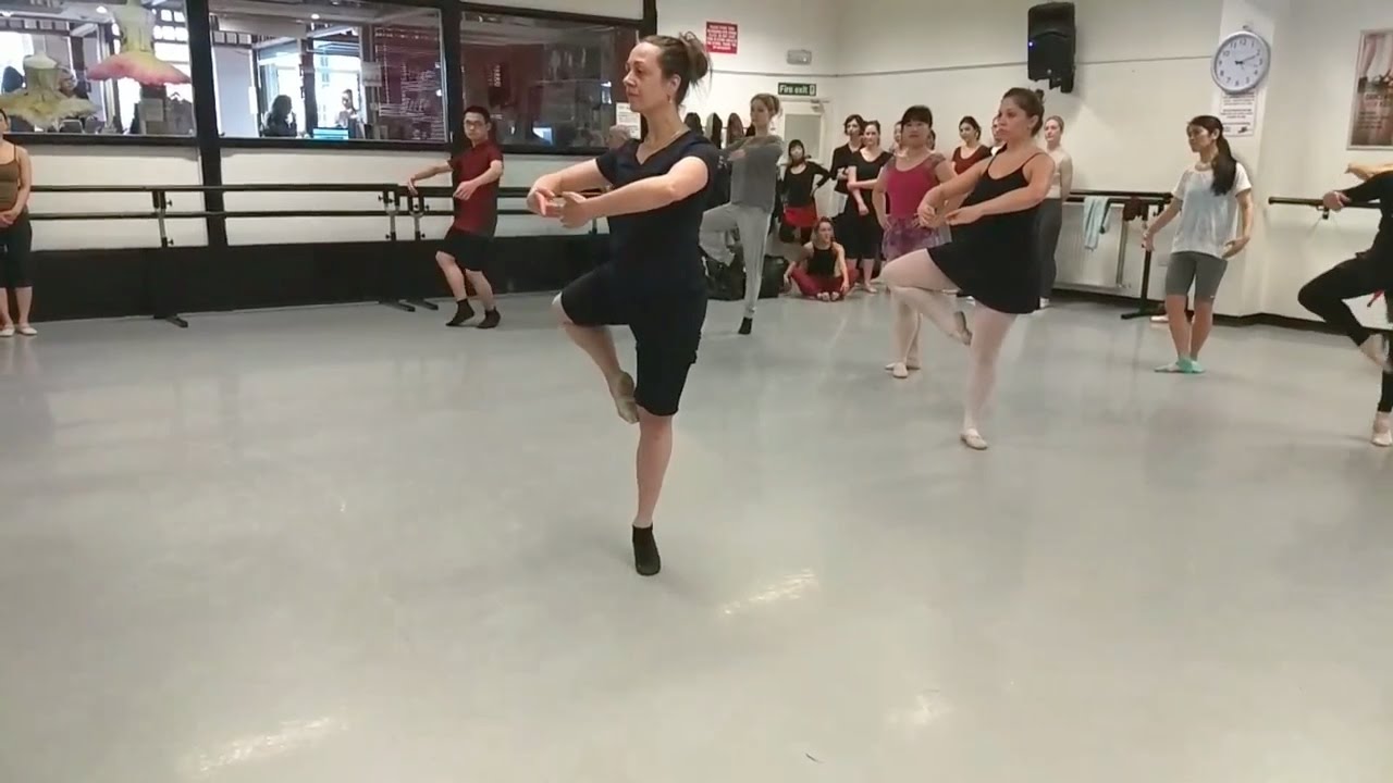 Pirouettes from 5th: ballet tutorial (beginner level)