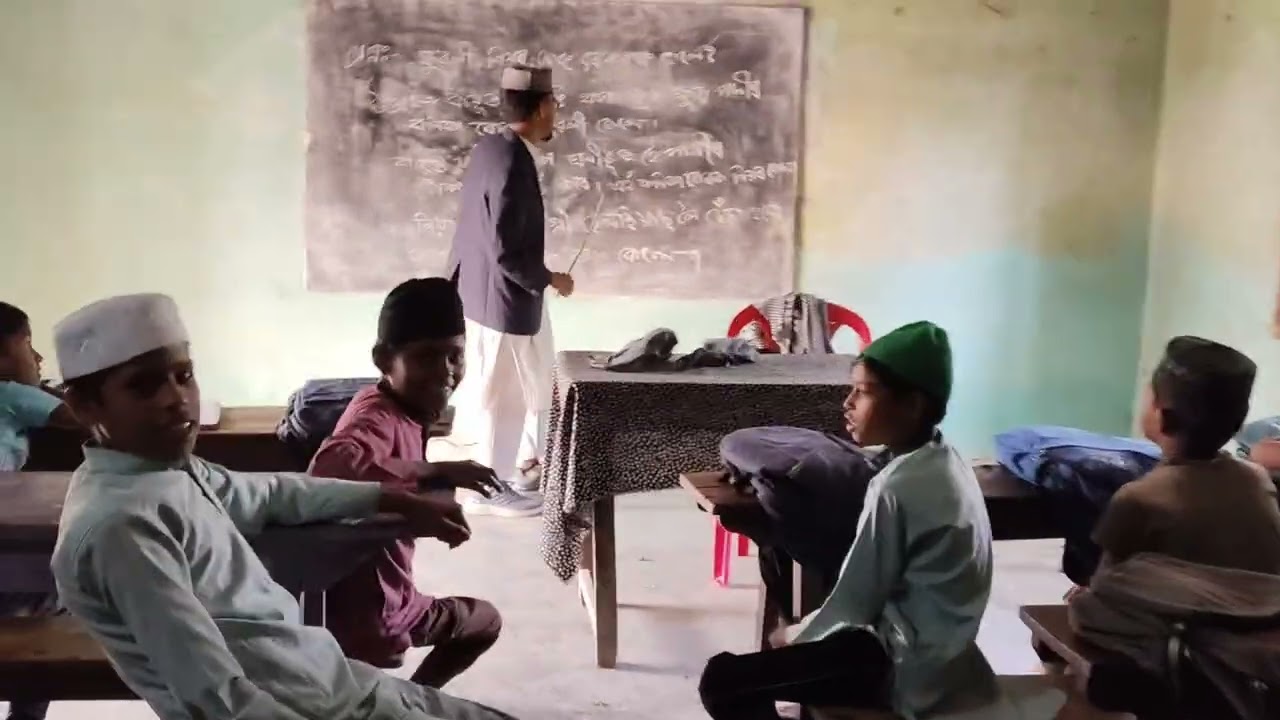 Teaching my students,pakhies ... Assamese reading from MR FOUNDATION LEARNING CENTRE (MR*Sir) 