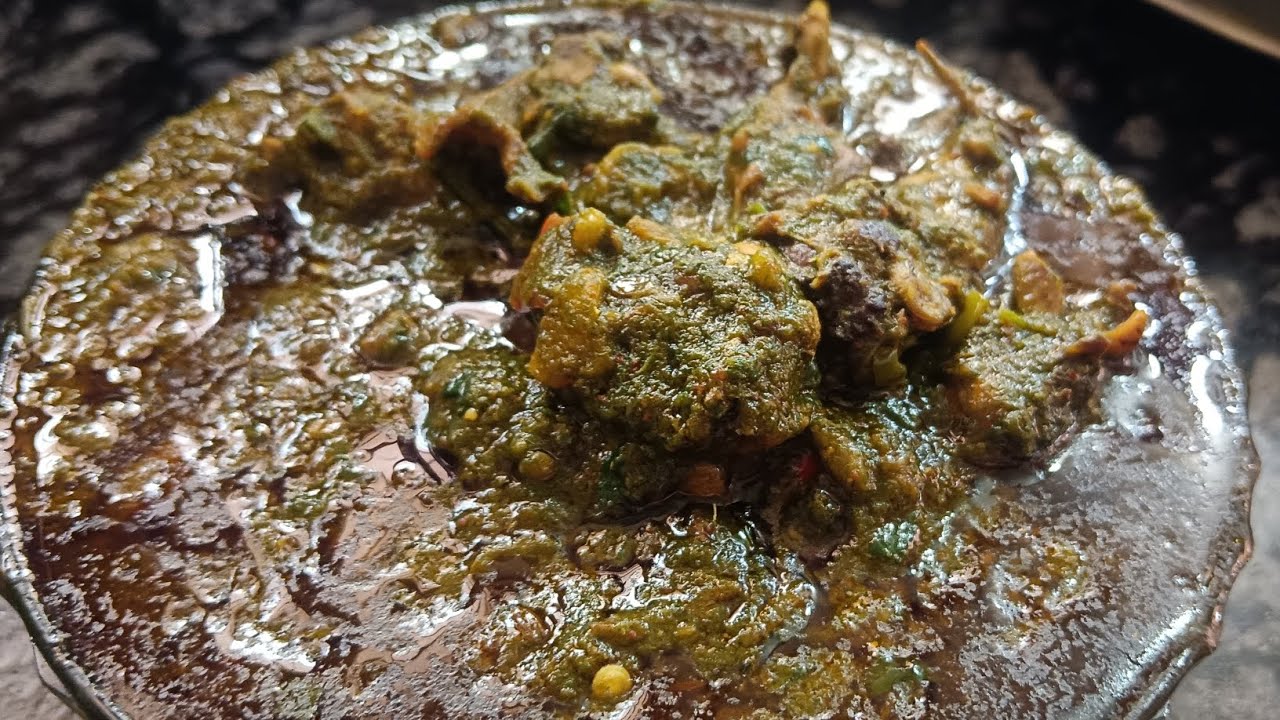 Palak Chicken Recipe | Dhaba Style Chicken Palak Curry