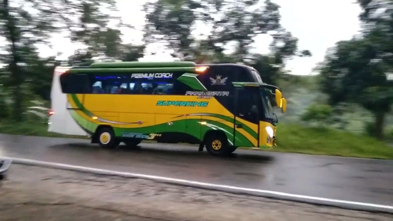Aksi kejar Bus Rosalia vs Medali vs Neo Berlian gas pool ditikungan tajam lahor 