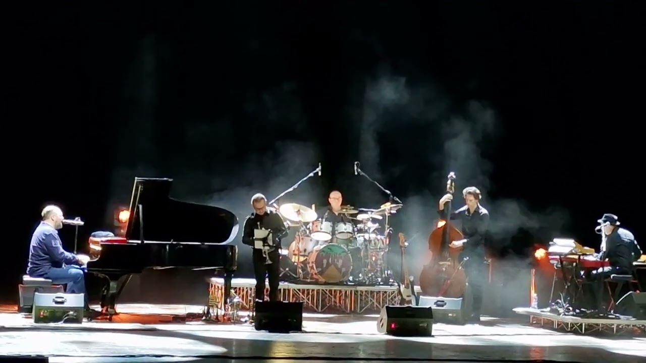 L'Estate di John Wayne di Raphael Gualazzi alla Fenice di Senigallia 231130