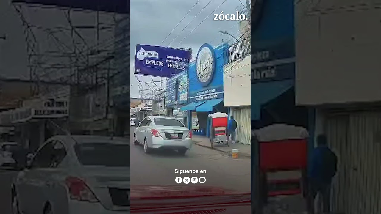 #Edomex: cae un espectacular sobre dos comercios en #Ecatepec