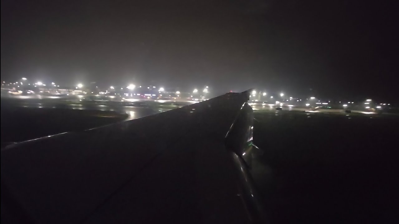 SAS A319 Landing at Copenhagen airport runway 22L