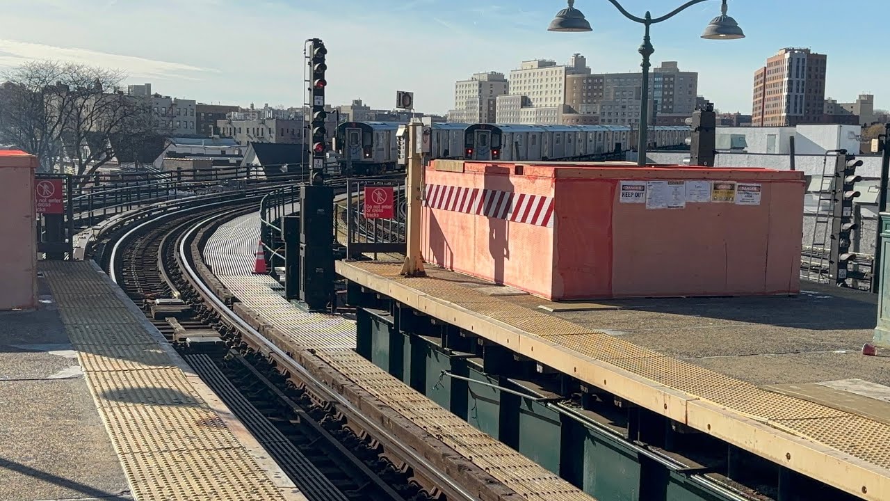 NYC Subway: Weekend 2 and 5 trains at East 180th Street (IRT White Plains Road Line