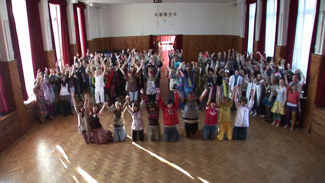 LipDub at Słowacki Highschool in Warsaw  / Lipdub w VII LO im.J.Słowackiego w Warszawie