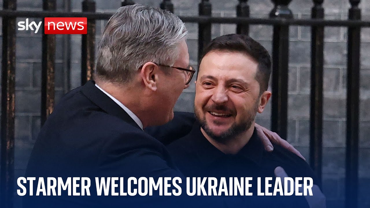 All smiles as Starmer welcomes Zelenskyy after Trump row