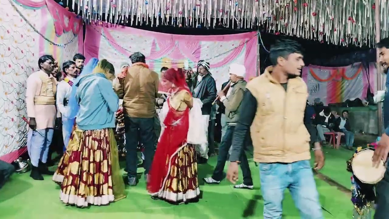देसी राई हेमराज लोधी बुंदेली कलाकार नयाखेड़ा पार्टी द्वारा प्रस्तुत ग्राम पुत्तररा में hemraj lodhi 
