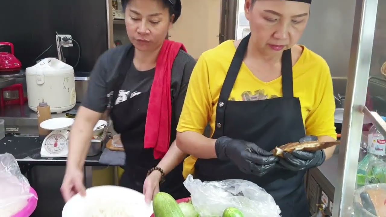 เมนูอร่อยร้านส้มตำนางโจร ไม่ได้มีดีแค่ส้มตำ All yummy menu by Nang joan Chef