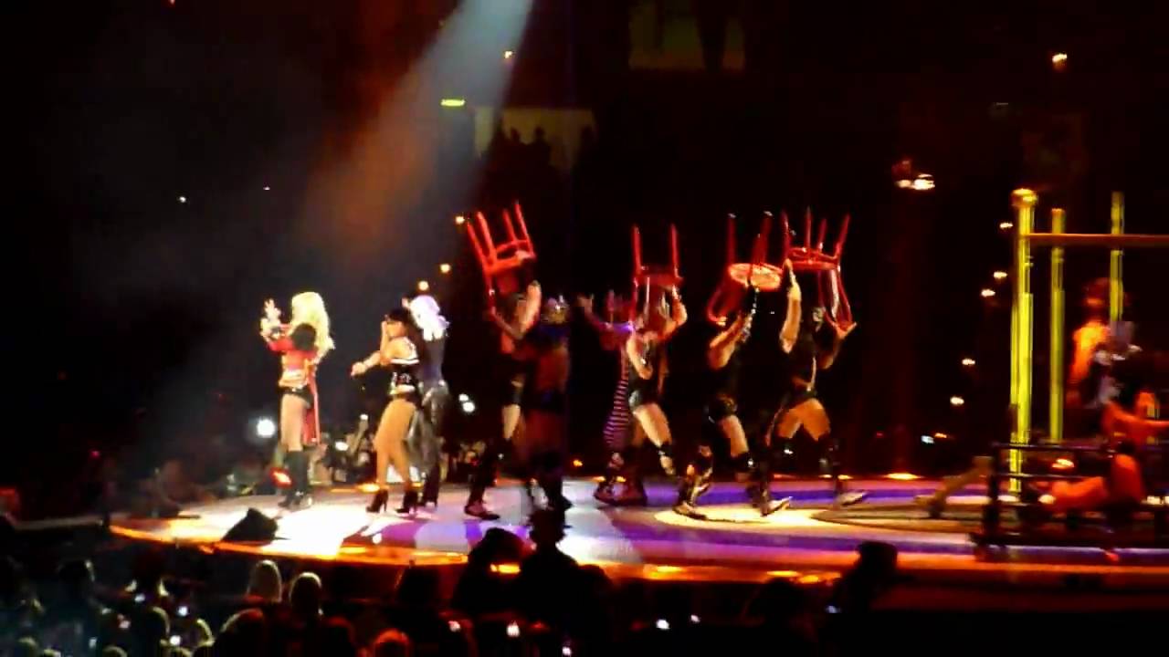 Britney Spears - Intro + Circus (Live in Perth, 2009)