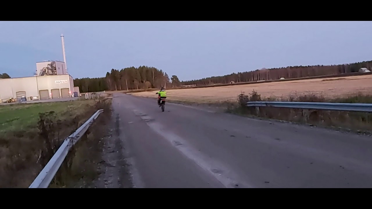 Honda cr 85 wheelie