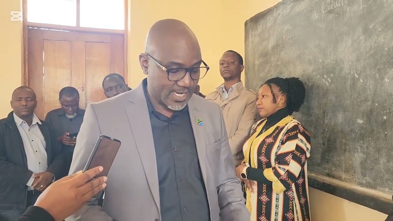 Miaka 25 ya Matendo, HRT SACCOS LTD Yatoa Madawati 40 kwa Shule ya Msingi Ngaremji-Siha. 