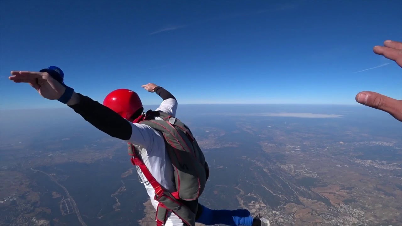Apprendre le parachutisme avec le stage PAC ou  comment découvrir la chute libre.