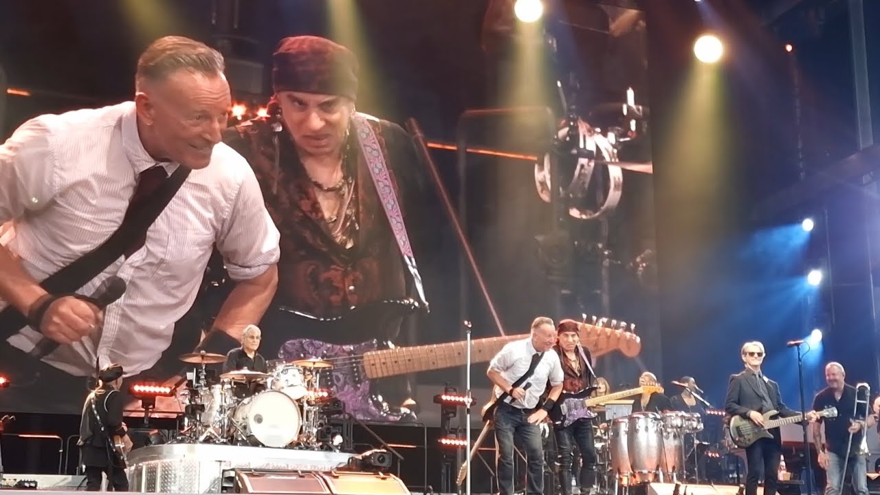 Bruce Springsteen and The E Street Band - Twist And Shout - London 25/07/2024